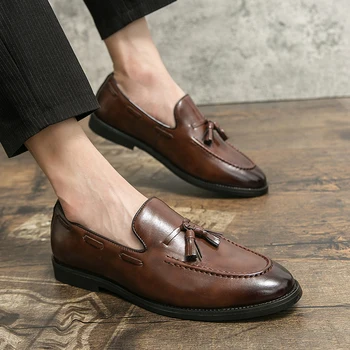 2023 Férfi új luxusmárka Üzleti tárgyalás Társkereső Hivatalos Party esküvői cipő Lapos fenekű kényelmes sokoldalú bojtos cipő