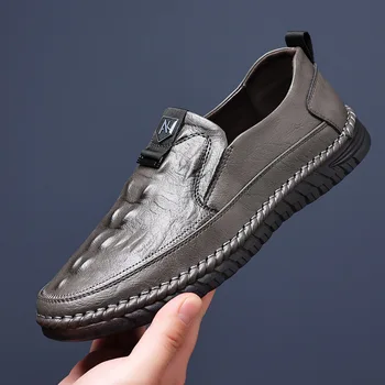 2023 Új férfi Valódi bőr Alkalmi cipő Krokodil mintás Tavasz Őszi trend Tornacipők Menő szabadidő Lapos cipők Loafers Fekete