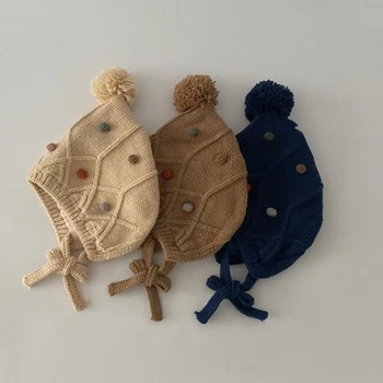 Téli baba meleg sapka Hajgolyó fülvédő kötött kalap Meleg és divatos csecsemősapka Solid Pom motorháztető pontdekorációval