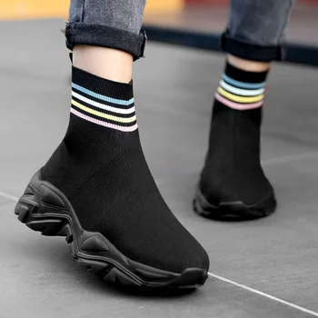 Zokni futócipő Magas zokni edző női alkalmi cipő Új zokni Cipőplatform cipő Női légáteresztő sport Kültéri női cipő