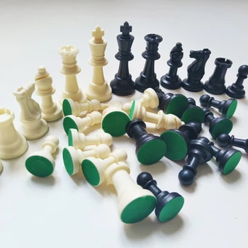 32 db hordozható műanyag sakkfigura készlet Nemzetközi sakkfigurák Standard verseny sakkozók felnőtteknek vagy gyerekeknek