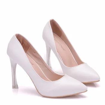 Alkalmi nő pumpál új hegyes orrú divat slip-on selyem 10,5 cm-es vékony patasarkú ruha szandál koreai stílusú női cipő fehér