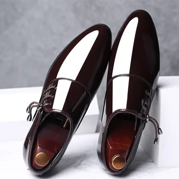 Felkapott olasz lakkbőr cipő férfiaknak Üzleti cipő fűző Oxfords Plus méretű férfi esküvői parti cipő Férfi fekete bőr