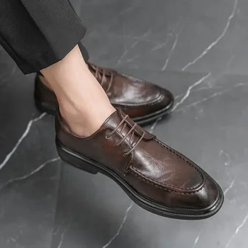 Férfi bőrcipők Üzleti formális viselet Nagy méret Új férfi alkalmi fekete Tavasz és ősz lélegző esküvői vőlegény cipő Yo