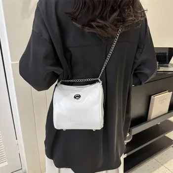 Kültéri kisebbségi kialakítás Egyszínű temperamentum Francia női táska INS hónalj táska Boston párnatáska válltáska