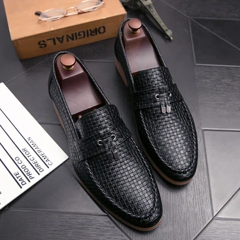 Új férfi alkalmi lakások Forró eladó naplopók divat férfi cipők kényelmes csúszás vezetési cipőn 38-47